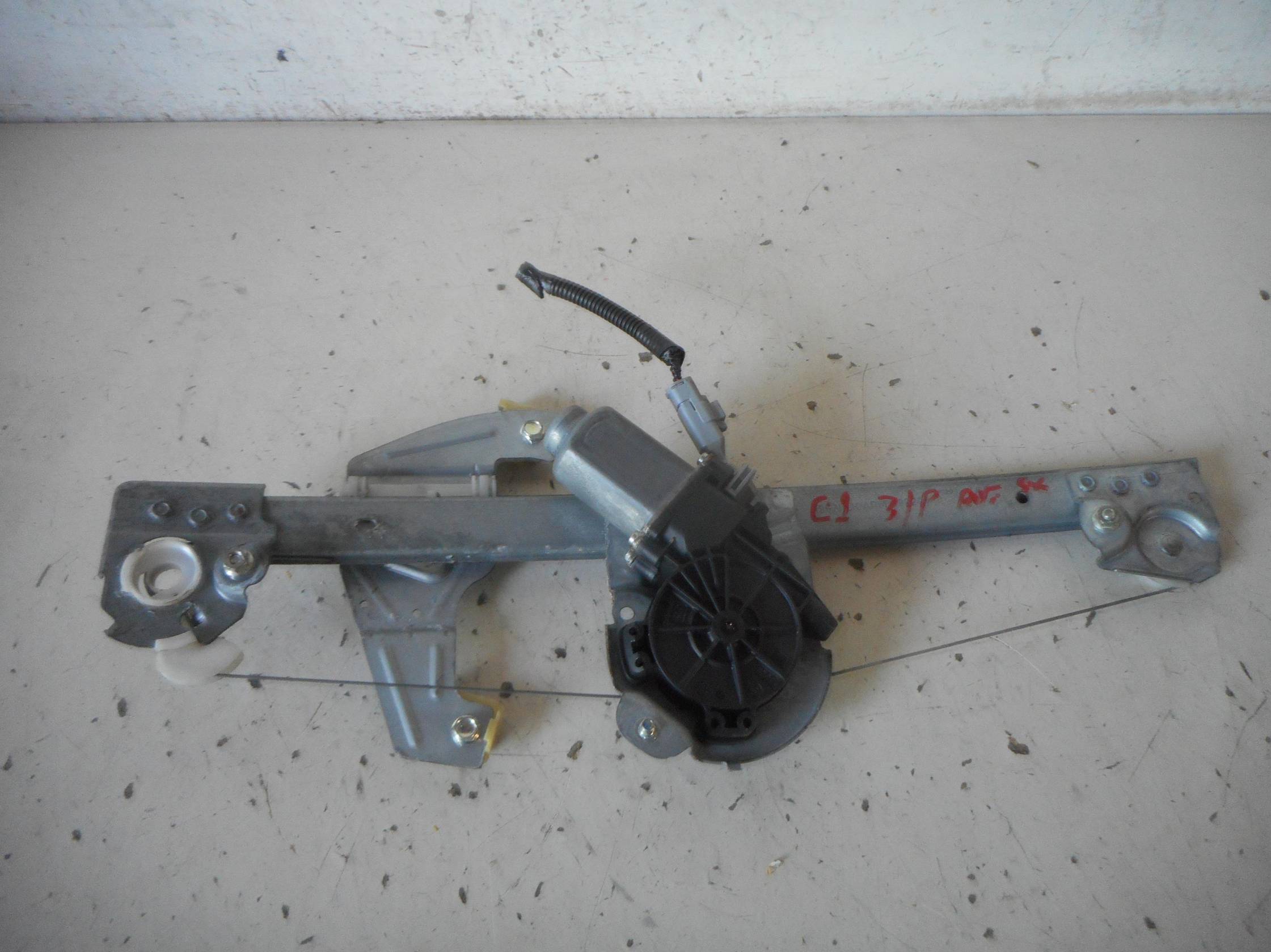 Alzacristallo elettr. porta ant. sx.